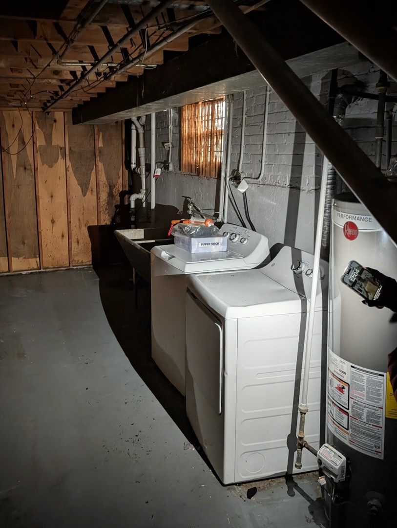 7935 S East End Avenue, Chicago, IL 60617