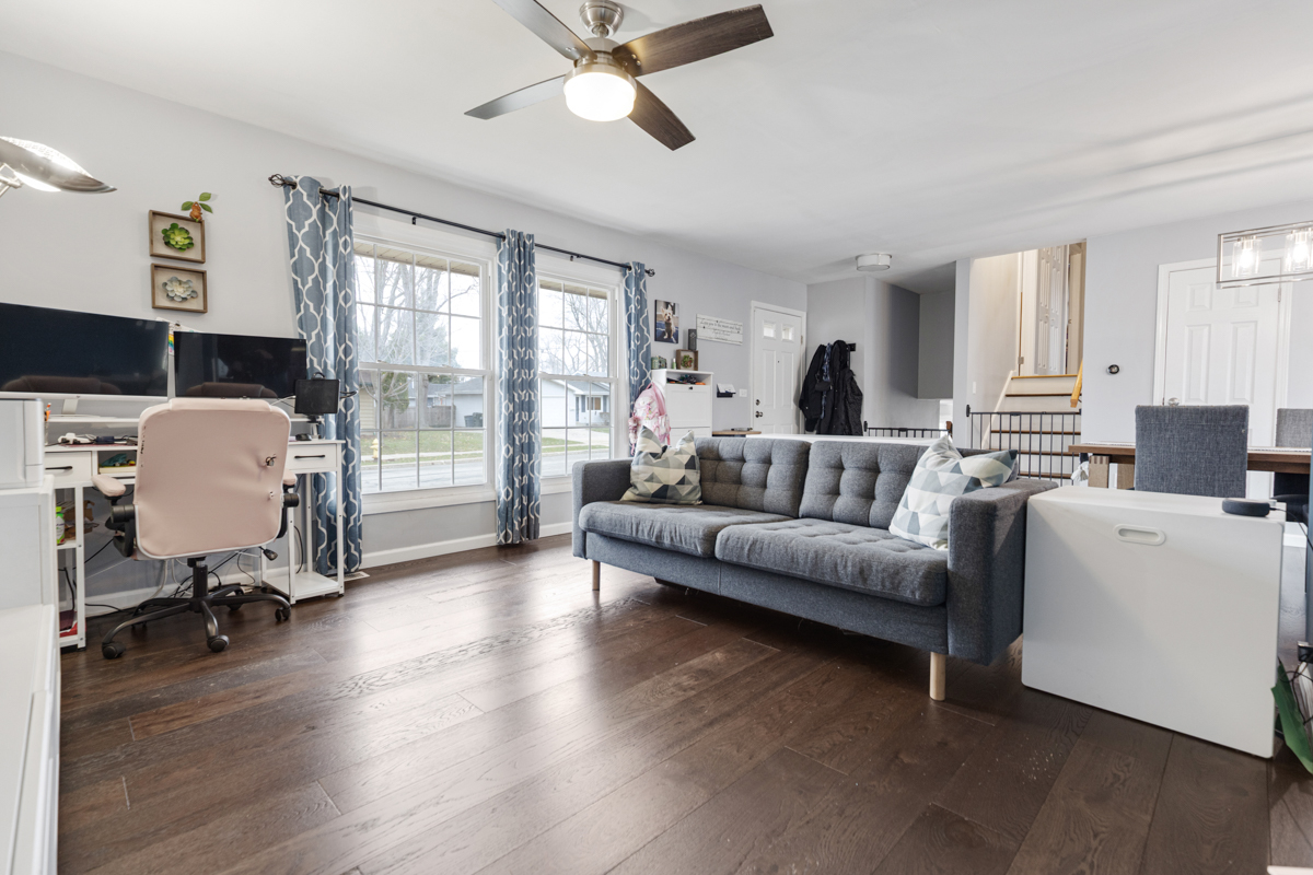 206 Yuma Lane, Carol Stream, IL 60188