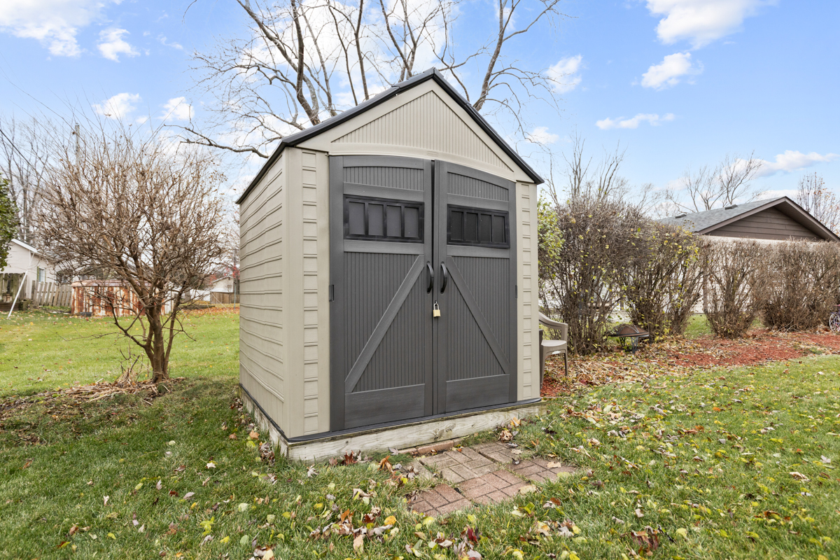 206 Yuma Lane, Carol Stream, IL 60188