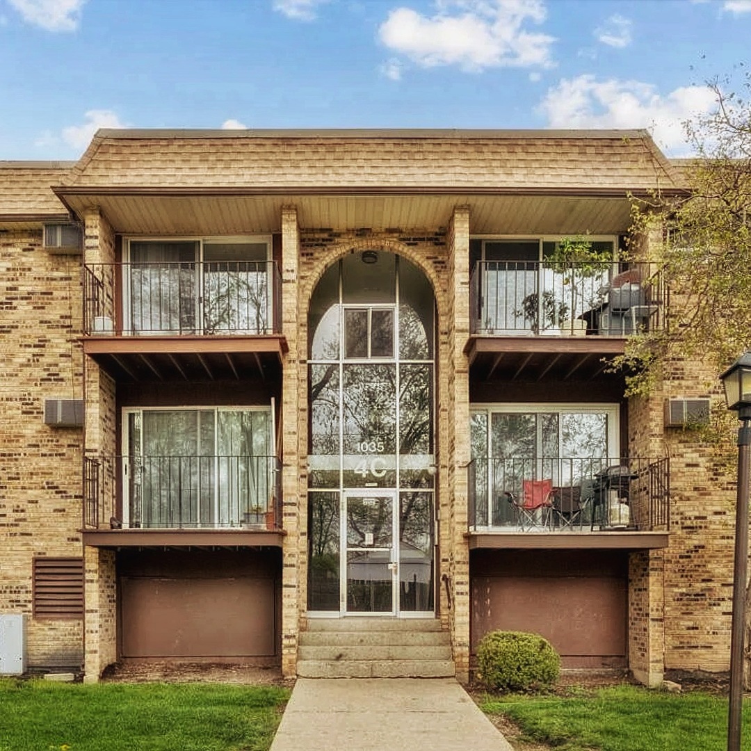 1035 Higgins QuarterS Drive #4-205, Hoffman Estates, IL 60194