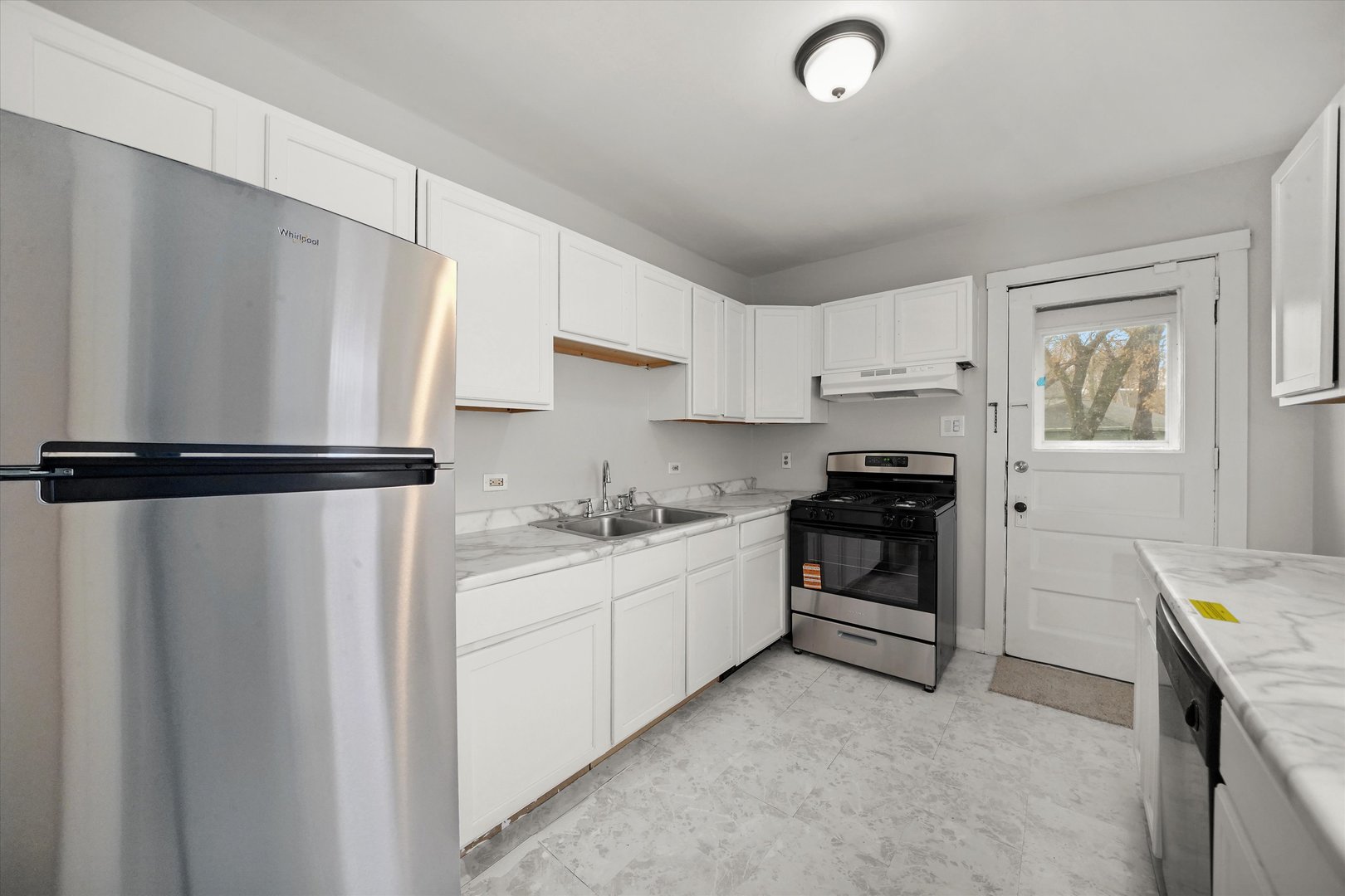 281 Gifford Place, Elgin, IL 60120