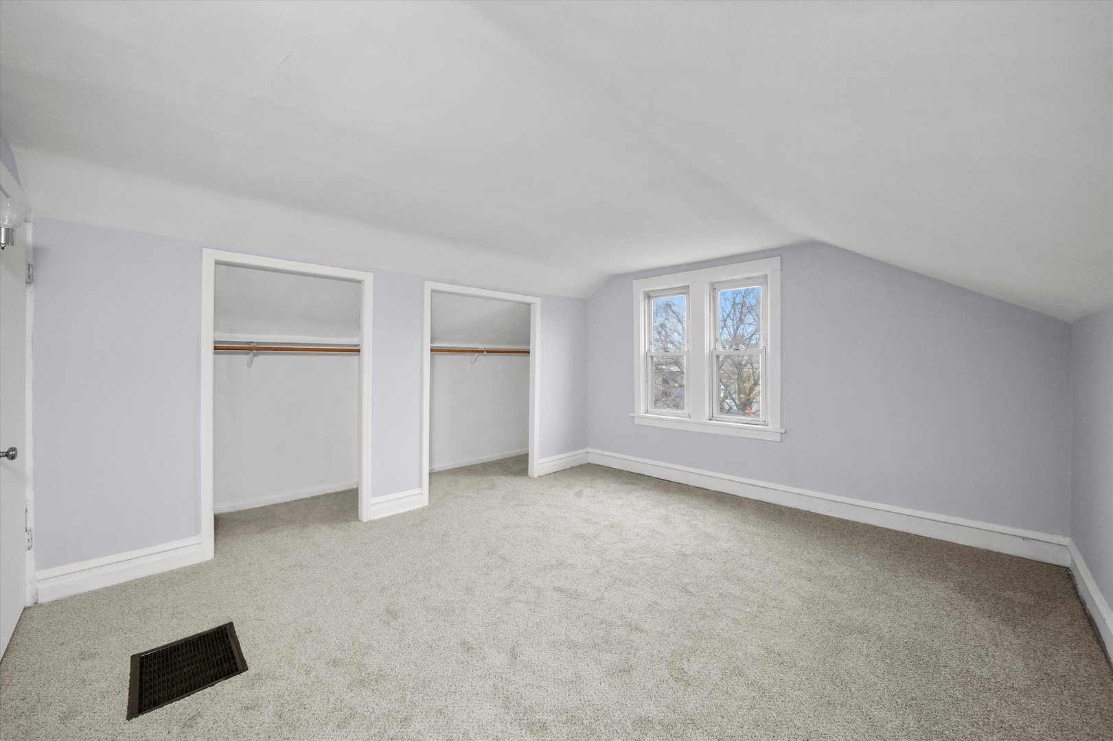 281 Gifford Place, Elgin, IL 60120