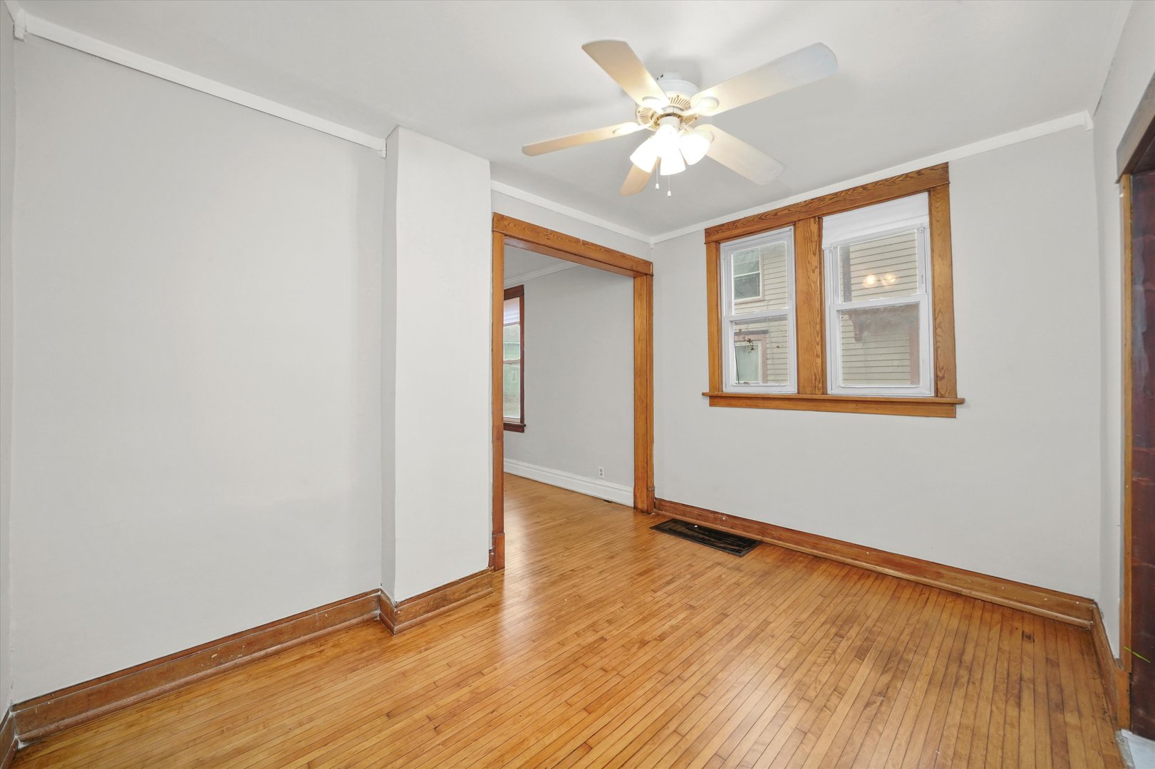 281 Gifford Place, Elgin, IL 60120