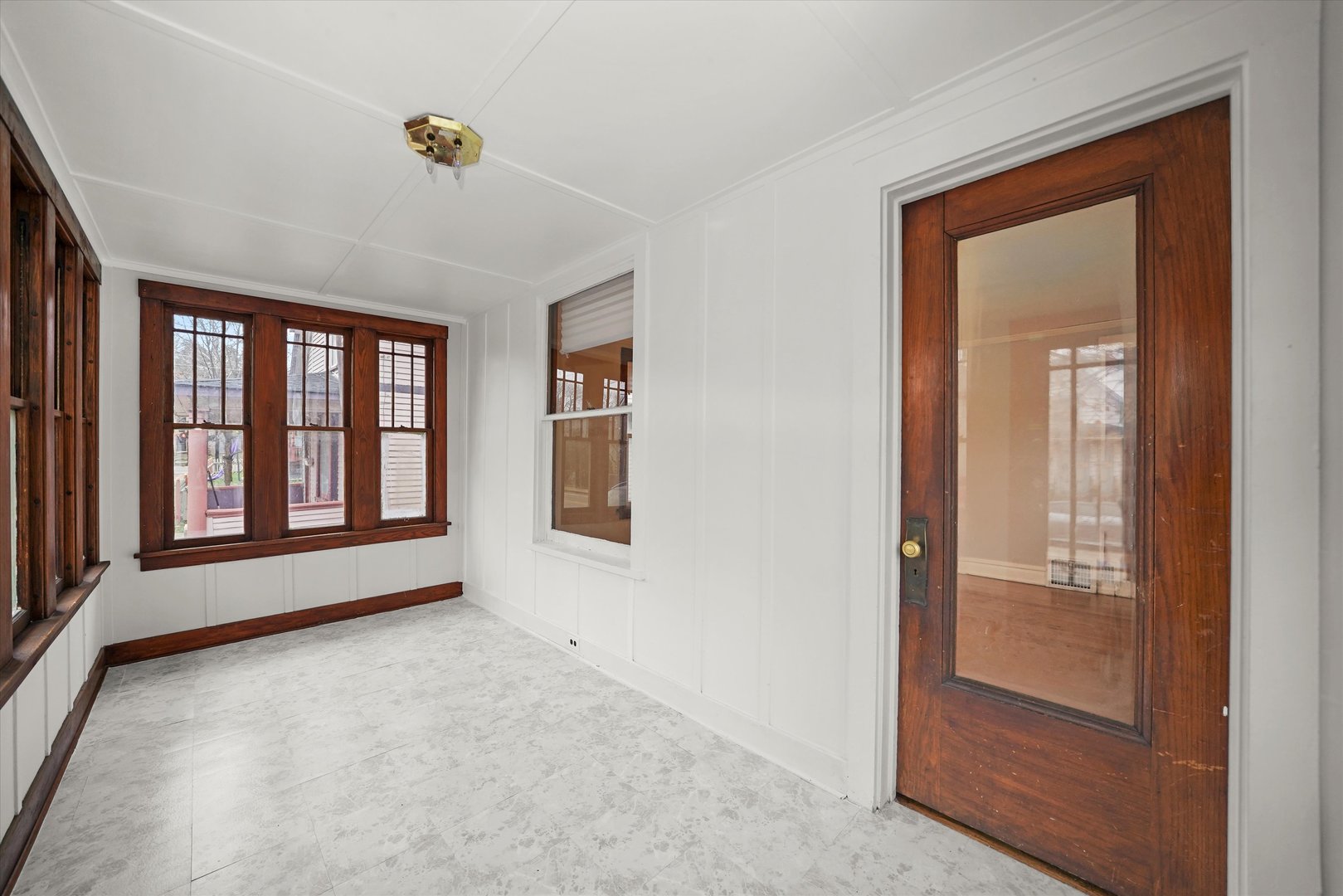 281 Gifford Place, Elgin, IL 60120