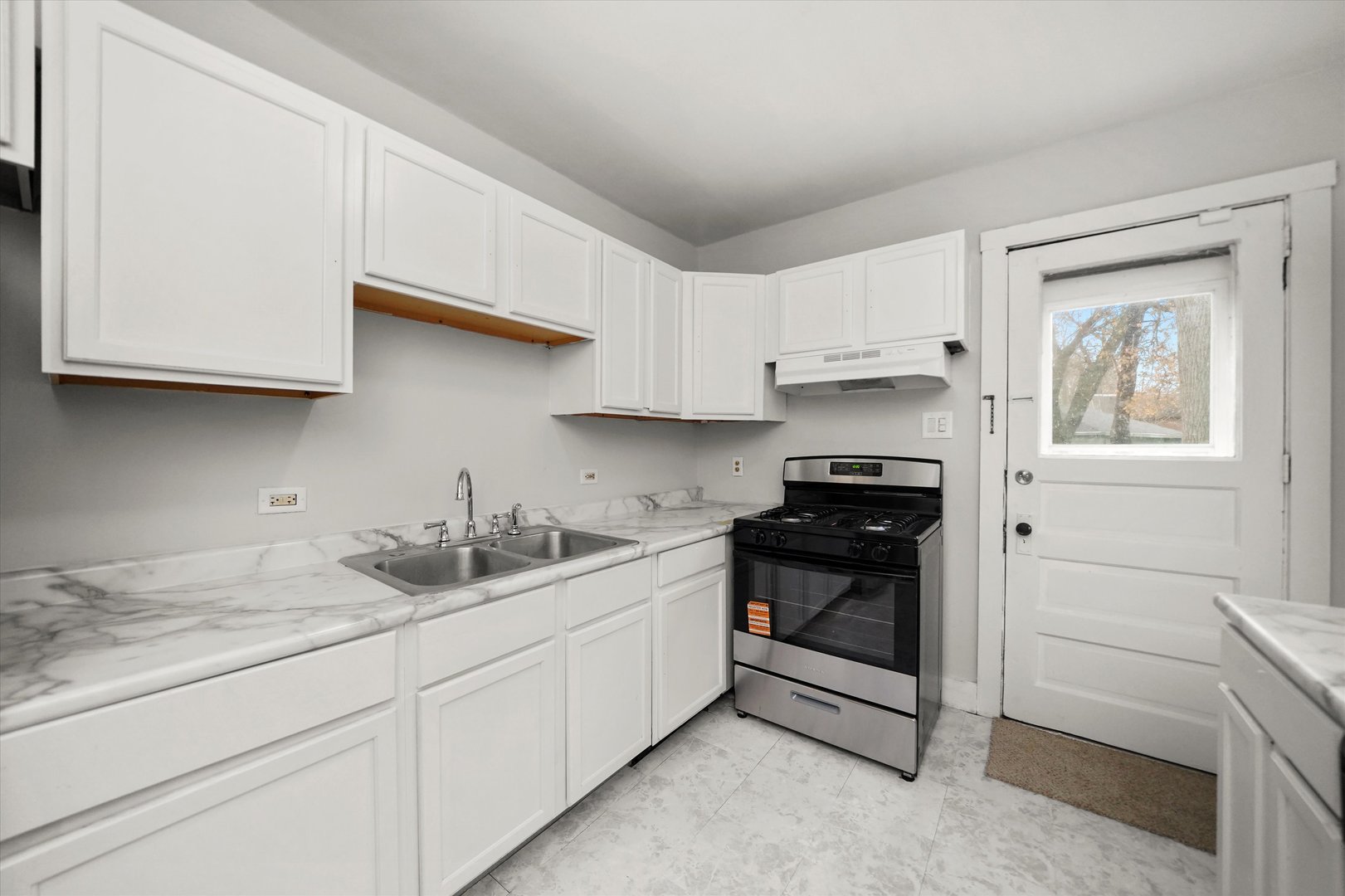 281 Gifford Place, Elgin, IL 60120