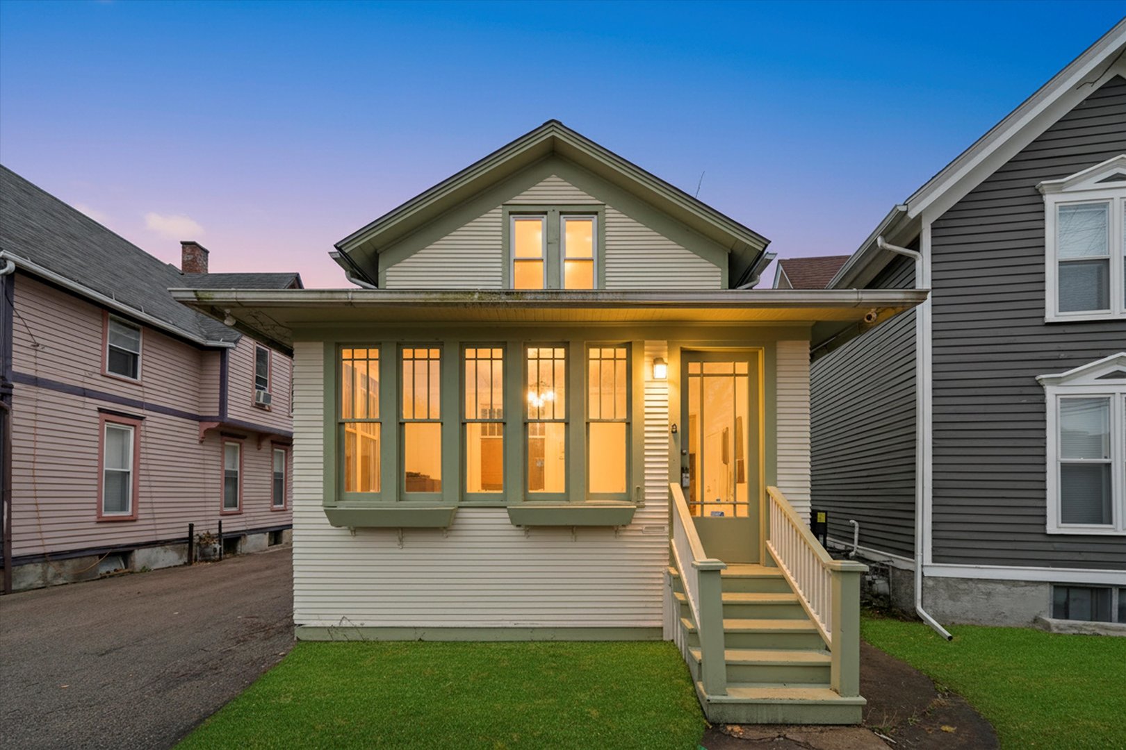 281 Gifford Place, Elgin, IL 60120