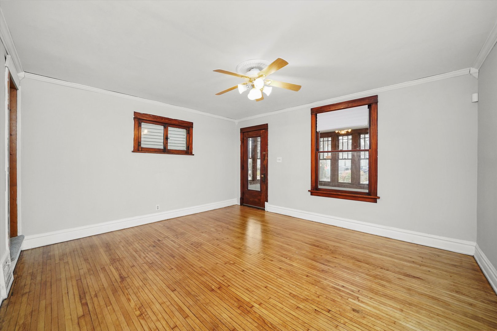 281 Gifford Place, Elgin, IL 60120