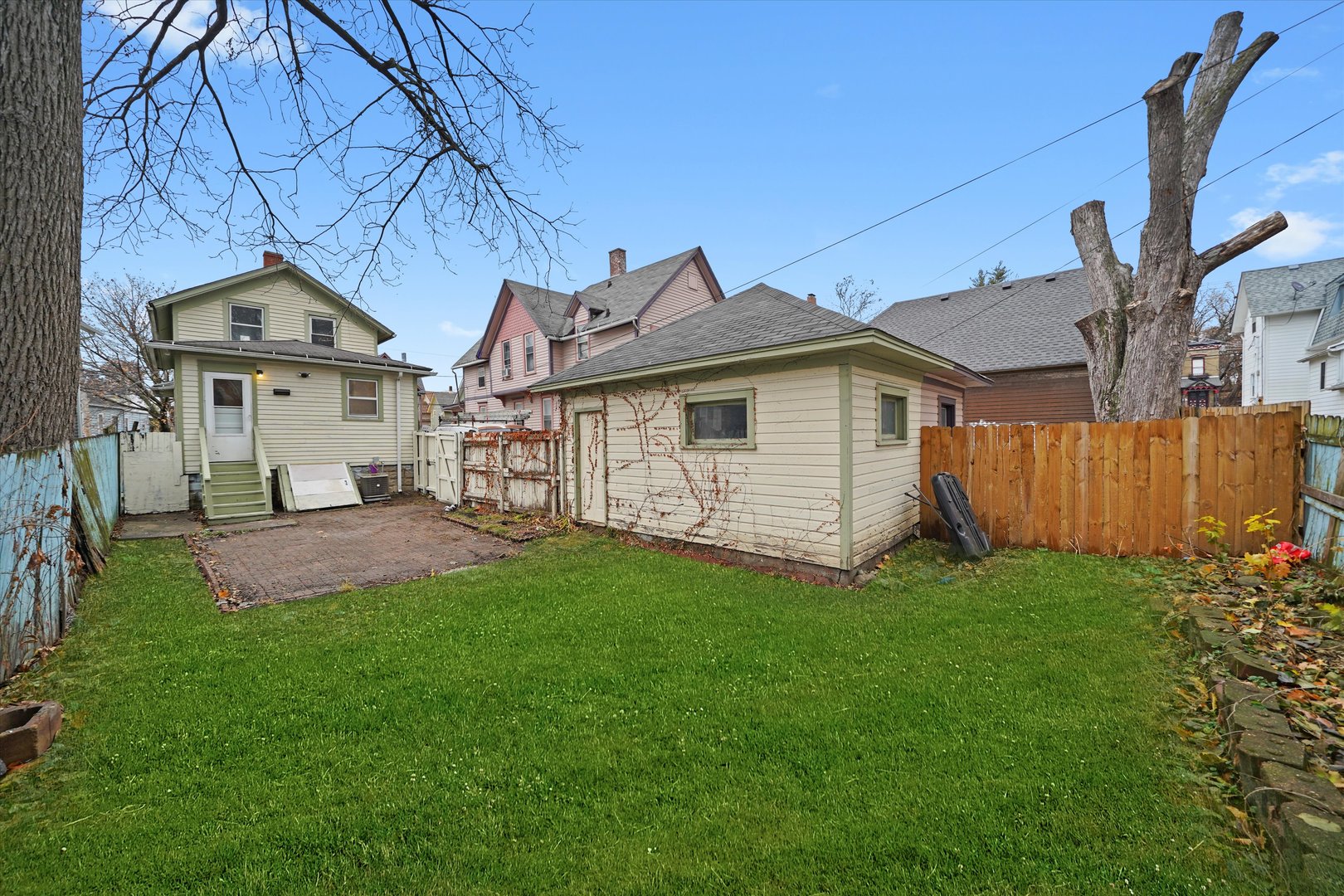 281 Gifford Place, Elgin, IL 60120