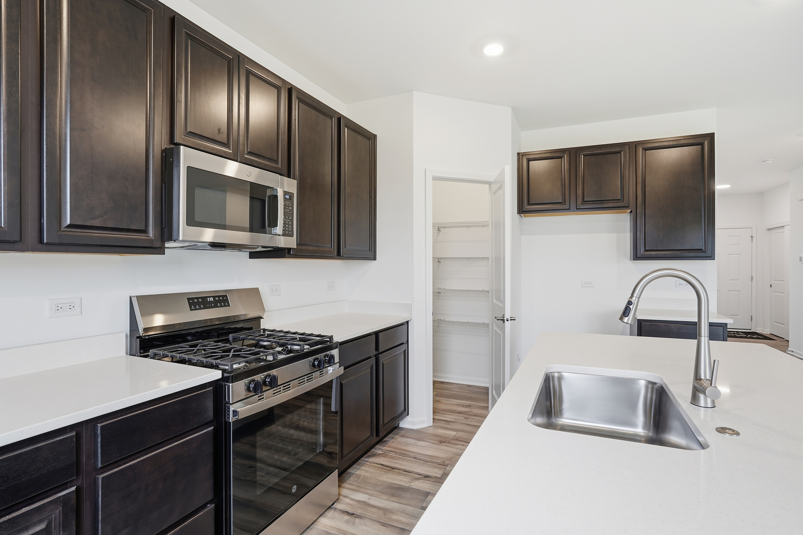 357 Danforth Drive, Oswego, IL 60543