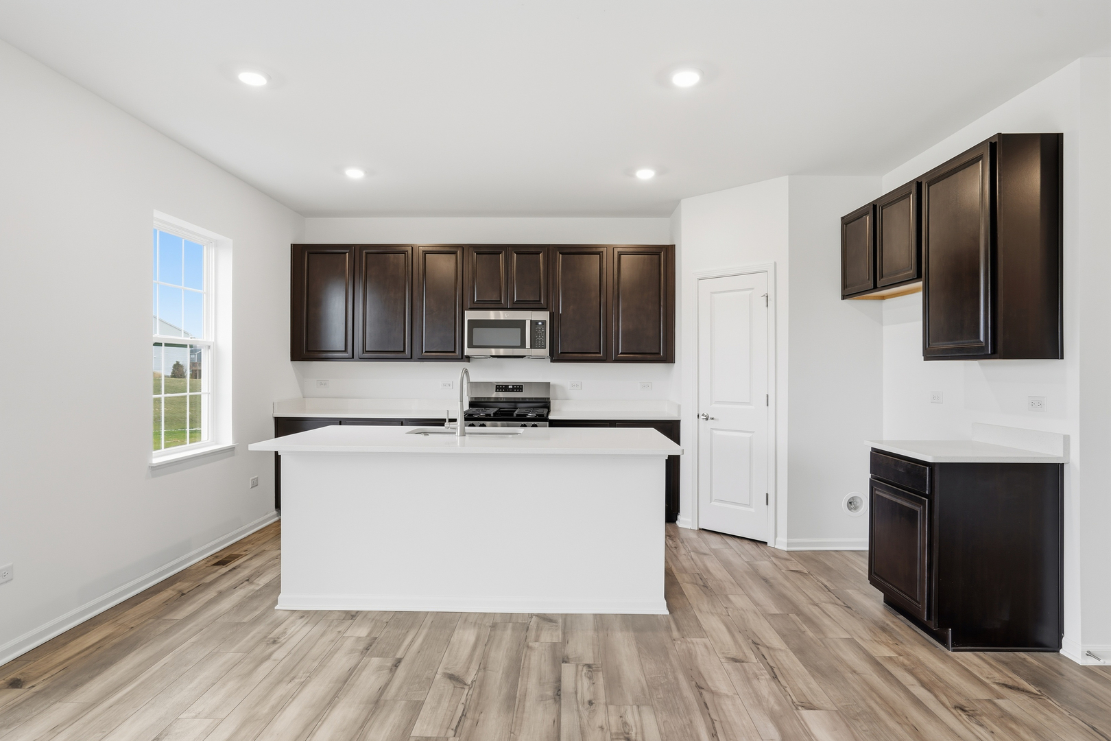 357 Danforth Drive, Oswego, IL 60543