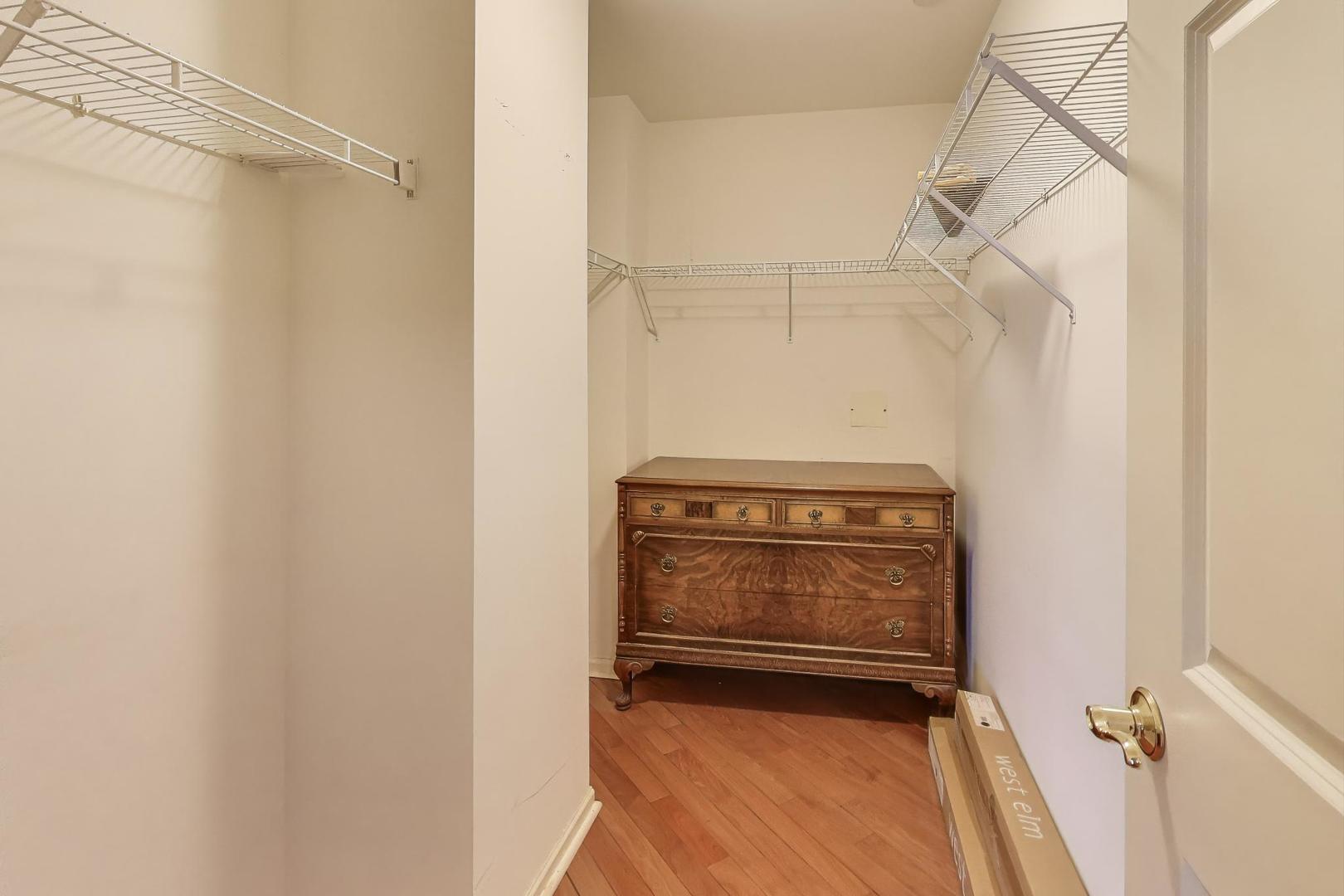 131 W Adelaide Street #309, Elmhurst, IL 60126