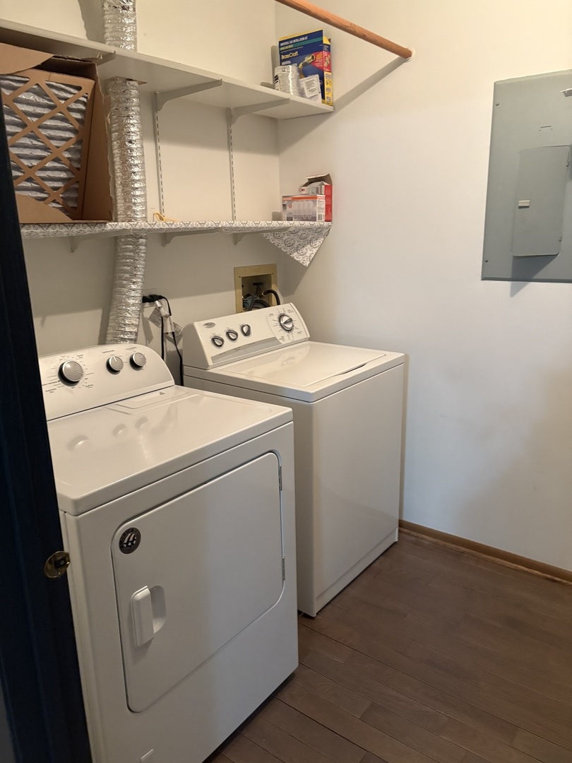 109 Paramount Drive, Wood Dale, IL 60191