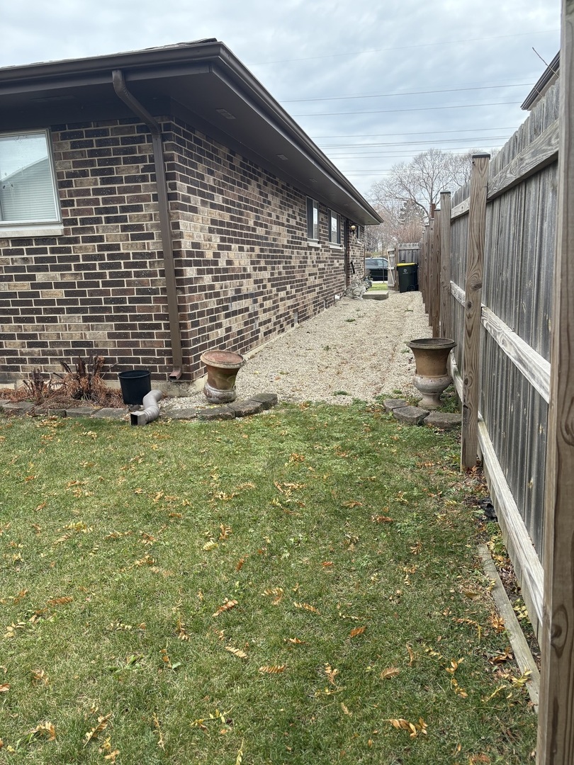 109 Paramount Drive, Wood Dale, IL 60191