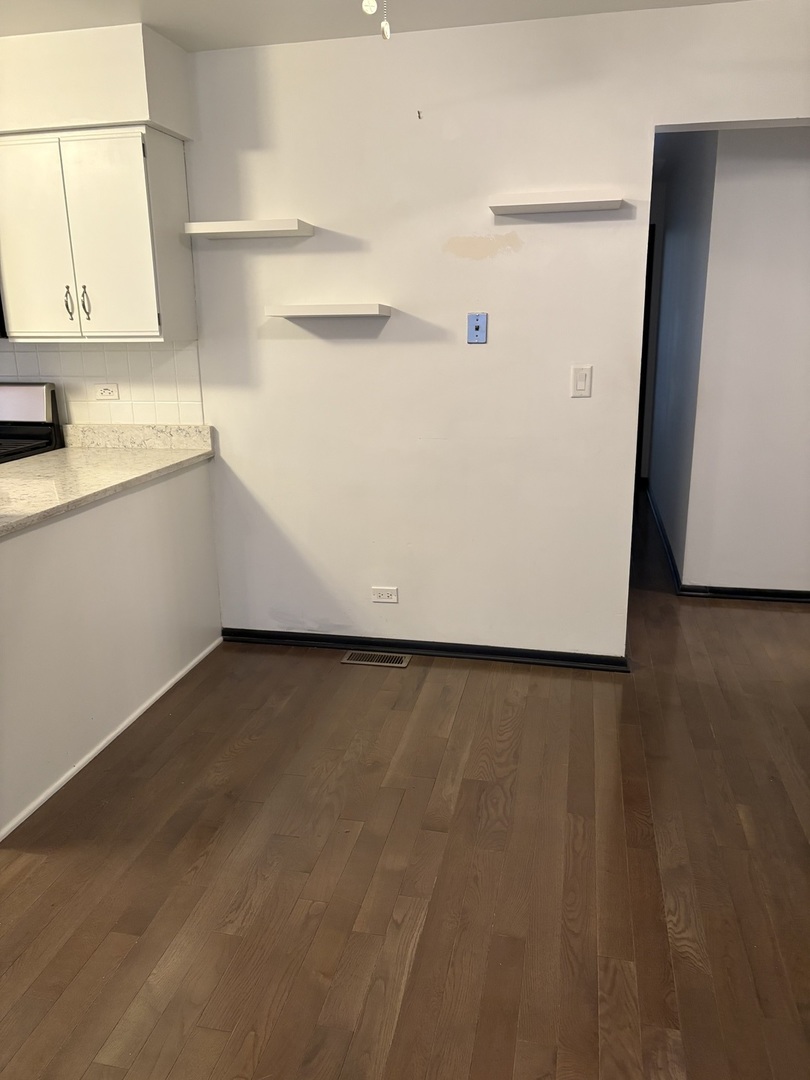 109 Paramount Drive, Wood Dale, IL 60191