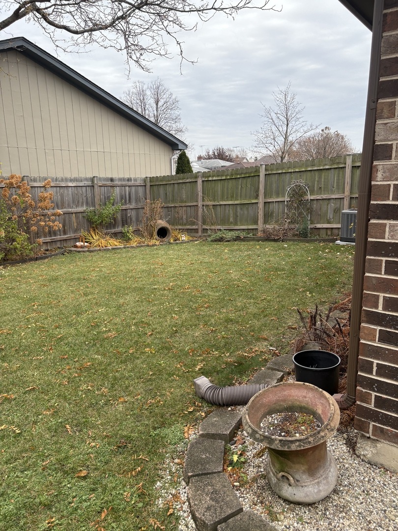 109 Paramount Drive, Wood Dale, IL 60191