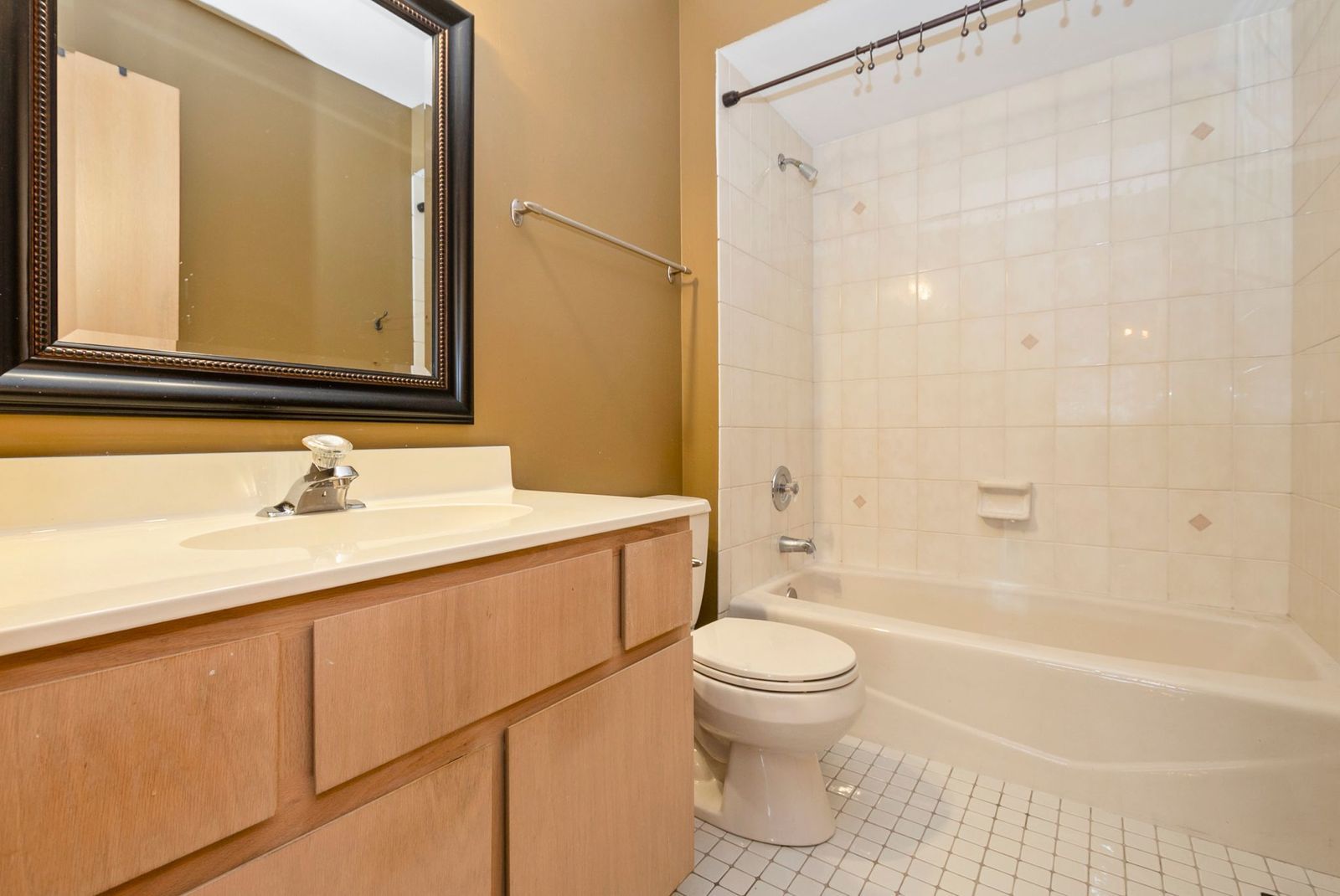 7642 W 158th Court, Orland Park, IL 60462