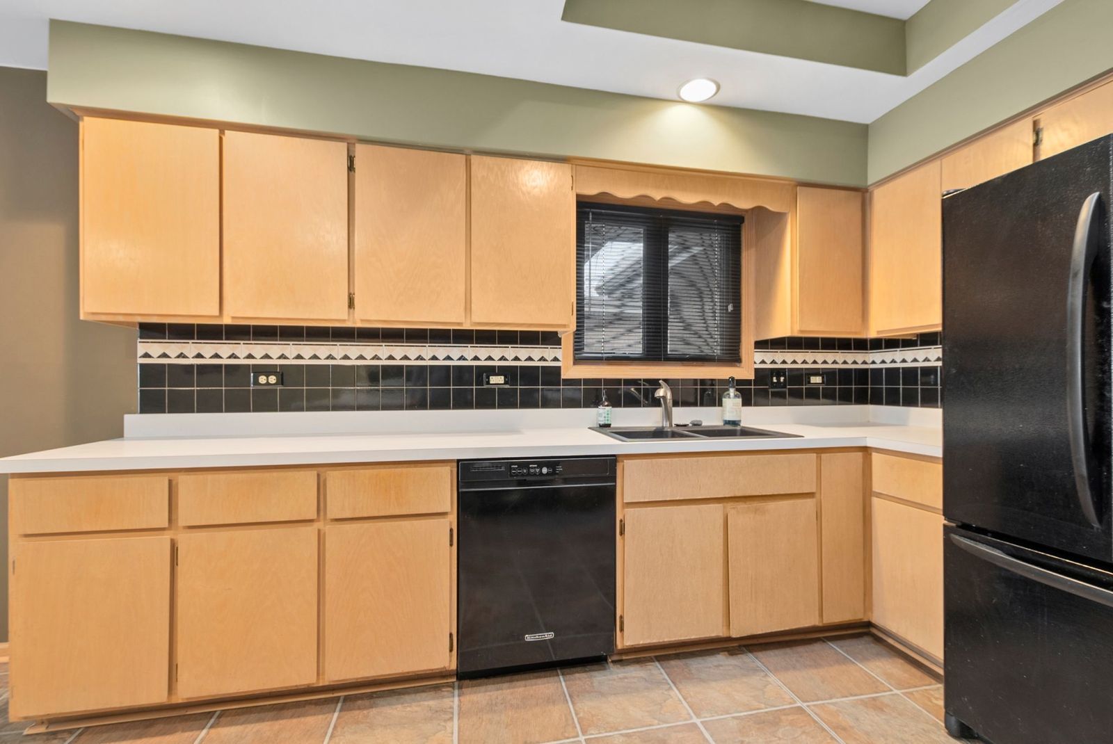 7642 W 158th Court, Orland Park, IL 60462