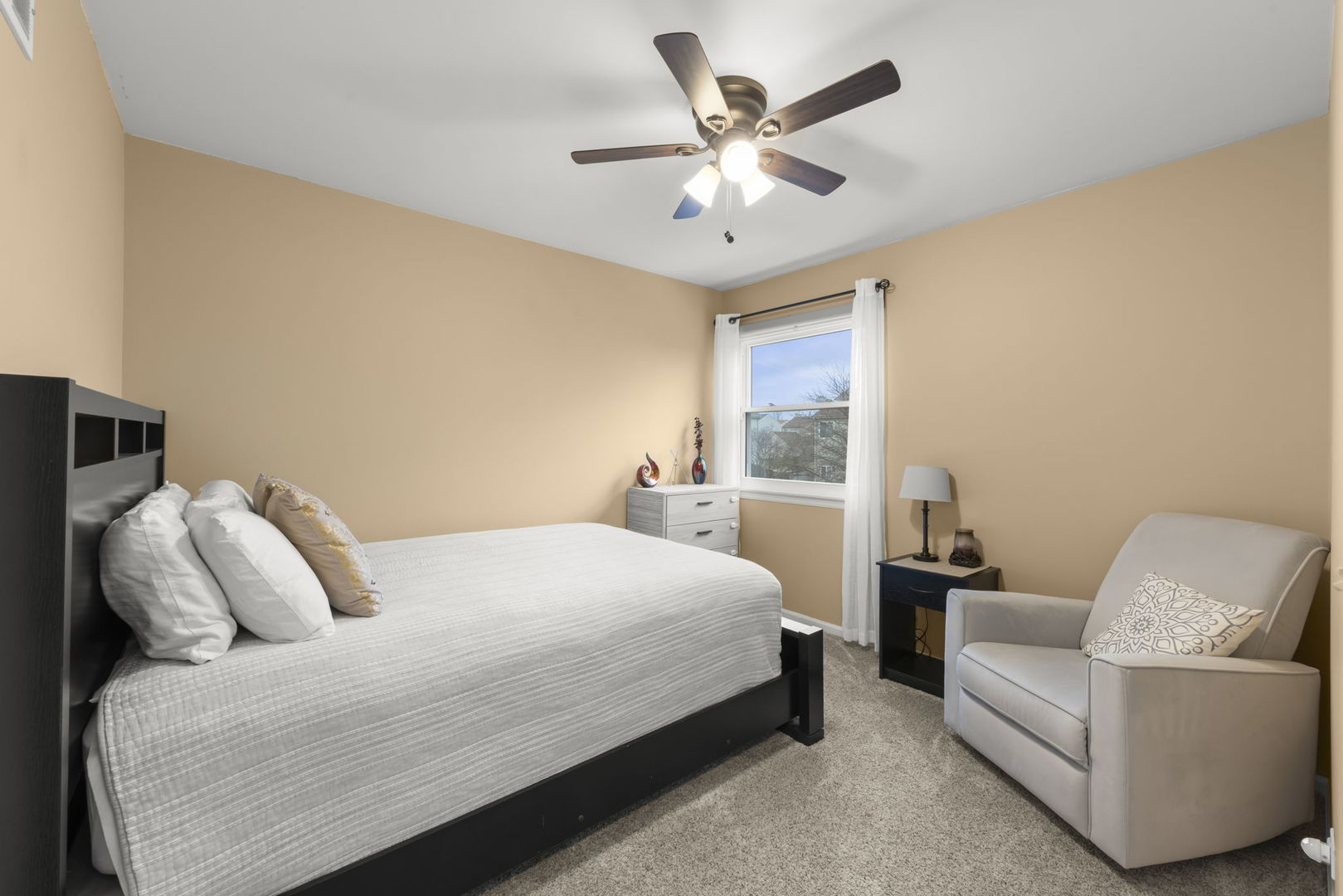 241 Cummings Drive, Bartlett, IL 60103