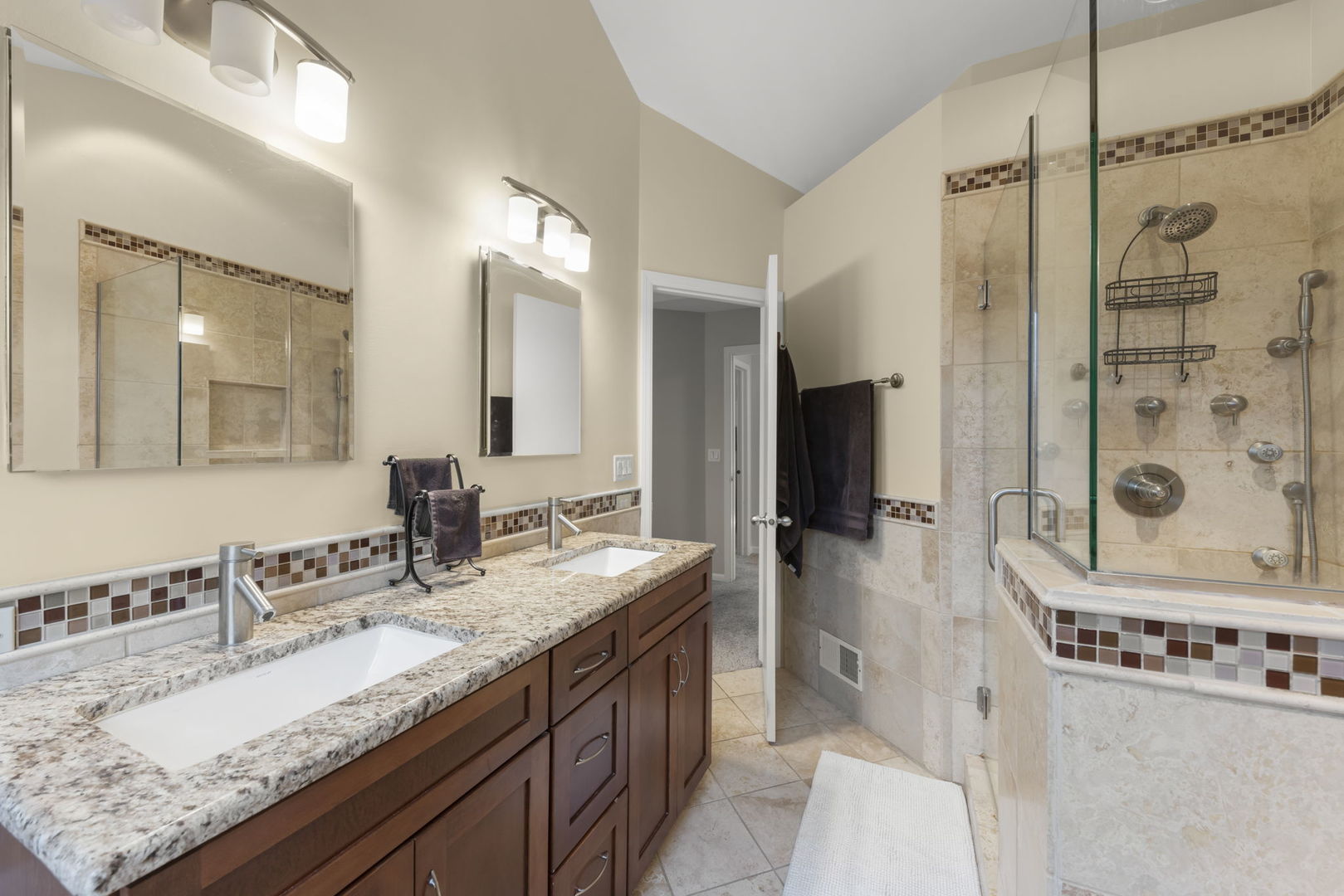 241 Cummings Drive, Bartlett, IL 60103