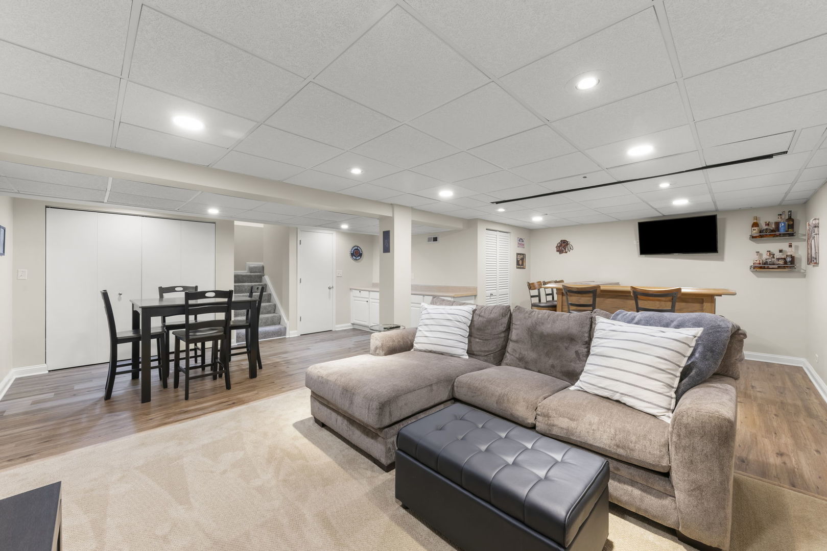 241 Cummings Drive, Bartlett, IL 60103