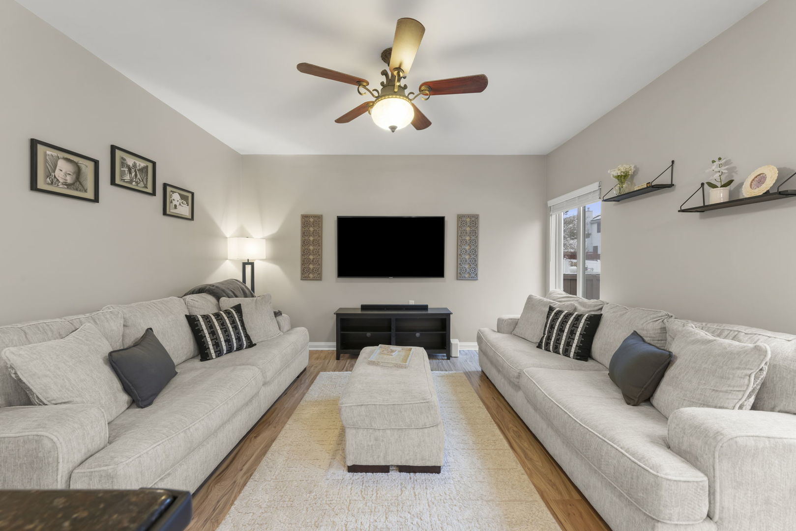 241 Cummings Drive, Bartlett, IL 60103