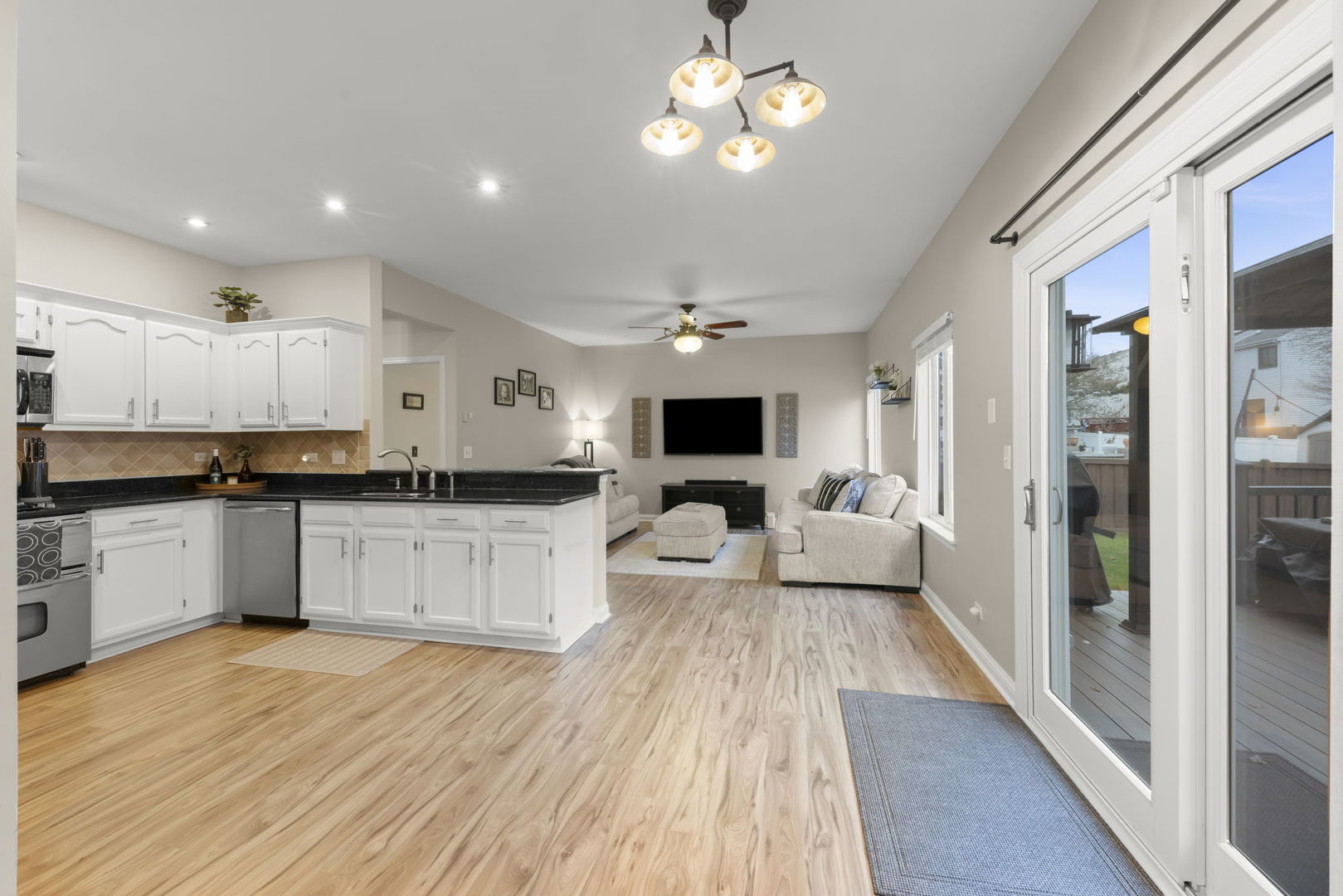 241 Cummings Drive, Bartlett, IL 60103