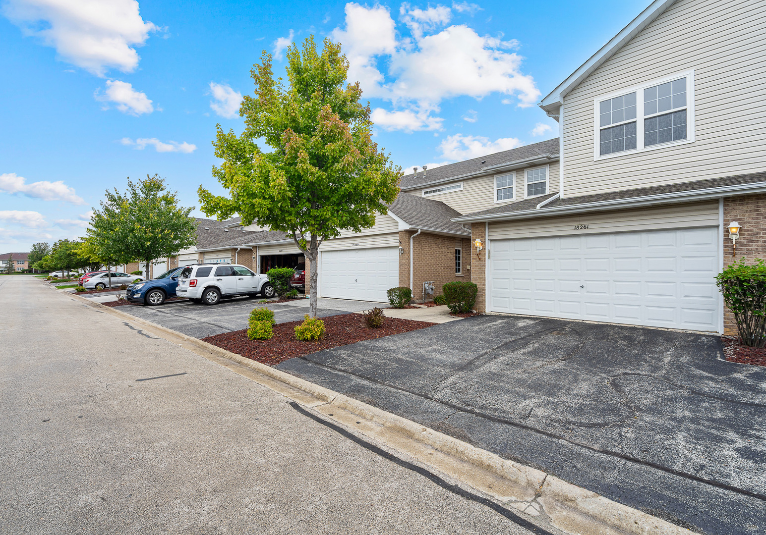 18261 Kirby Drive, Tinley Park, IL 60487