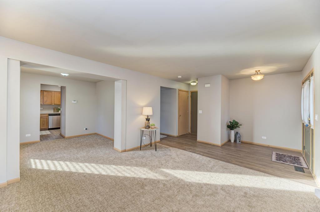 703 Hillcrest Drive, Bolingbrook, IL 60440