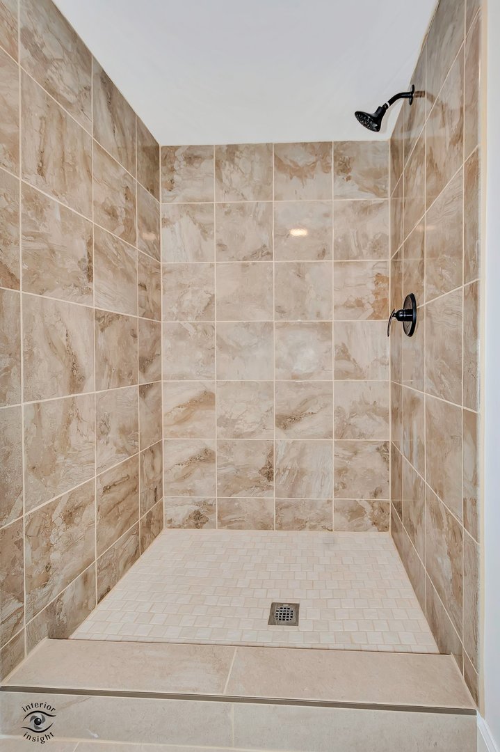 748 73rd Court, Willowbrook, IL 60527