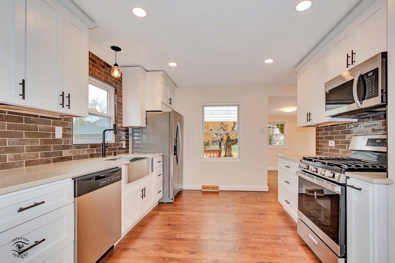 748 73rd Court, Willowbrook, IL 60527