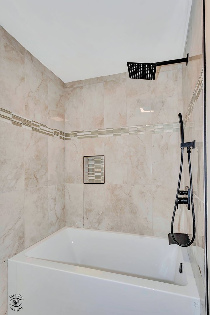 748 73rd Court, Willowbrook, IL 60527