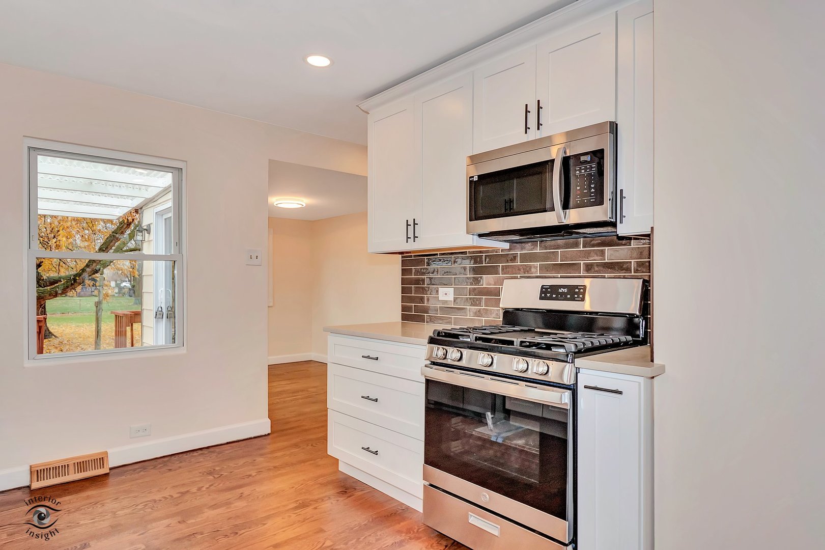 748 73rd Court, Willowbrook, IL 60527