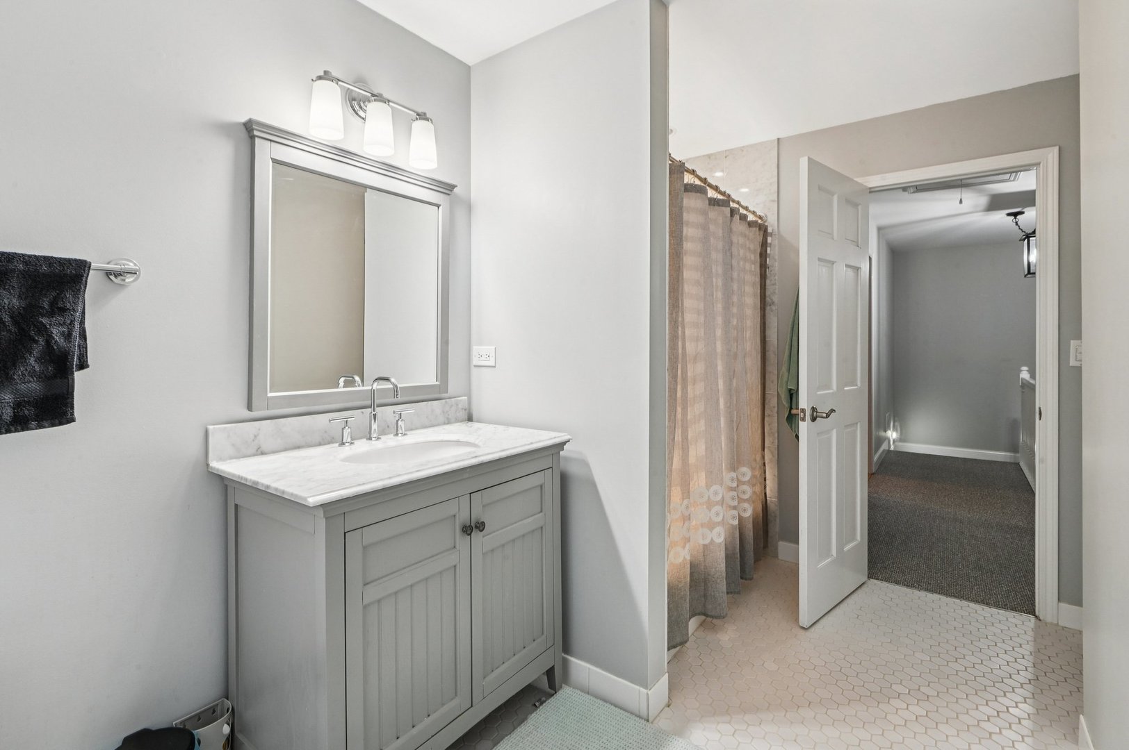 131 W Chicago Avenue, Downers Grove, IL 60515