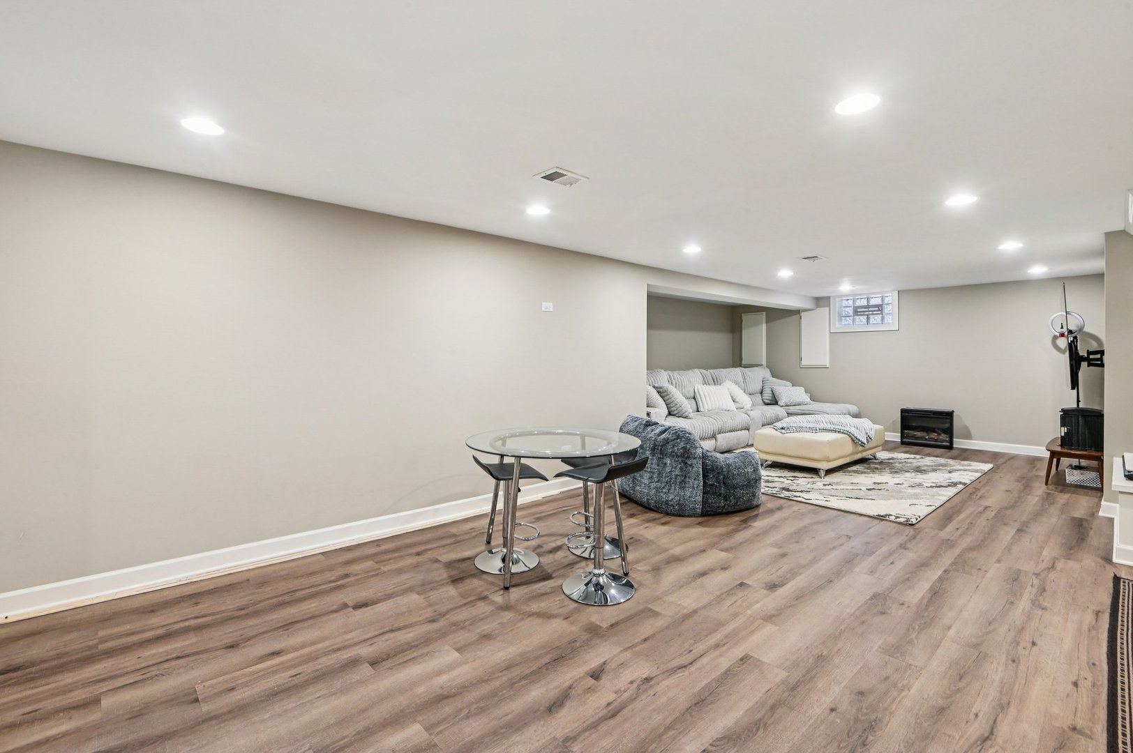 131 W Chicago Avenue, Downers Grove, IL 60515