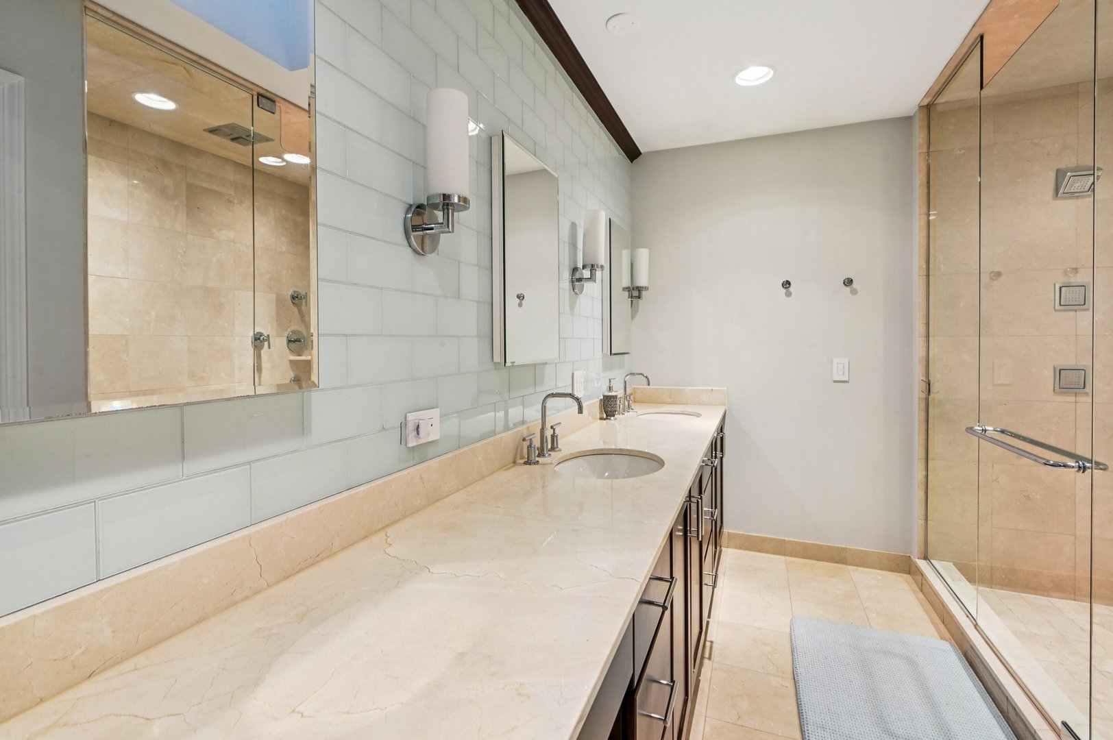 131 W Chicago Avenue, Downers Grove, IL 60515