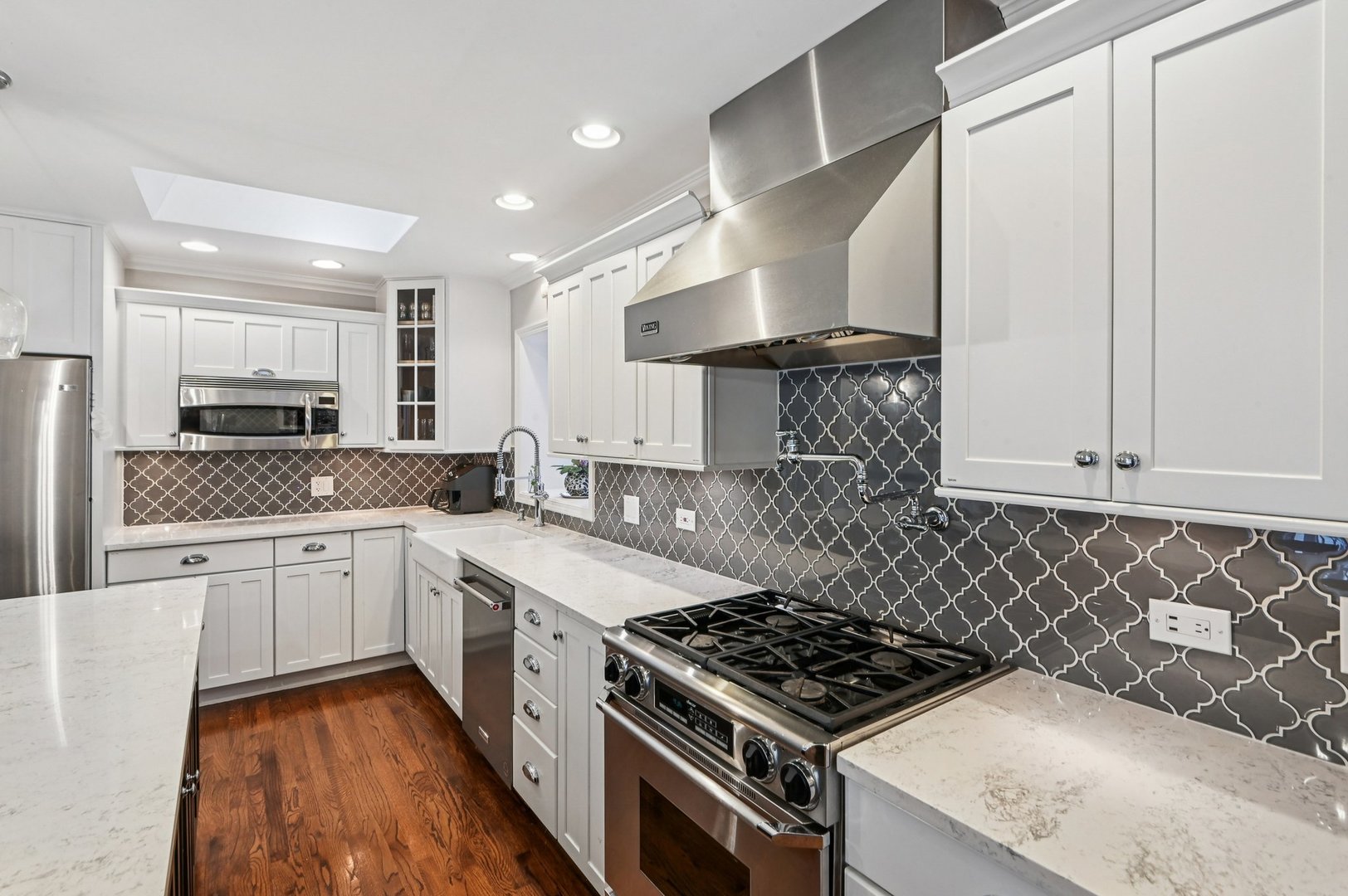 131 W Chicago Avenue, Downers Grove, IL 60515