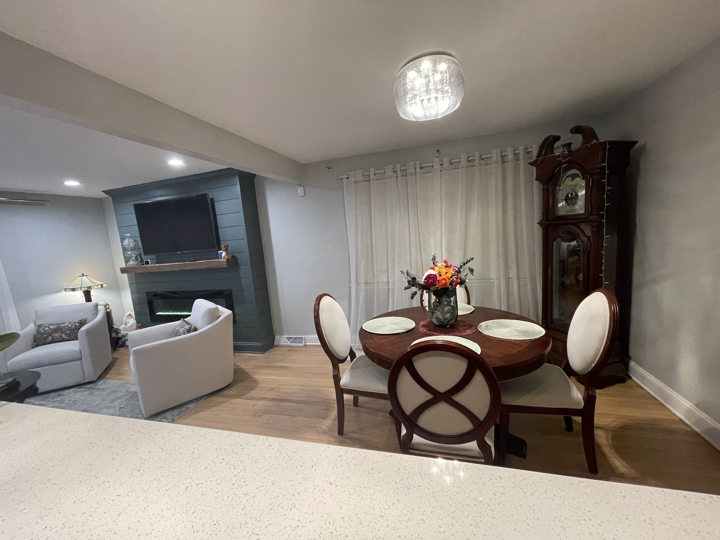 648 Saginaw Avenue, Calumet City, IL 60409