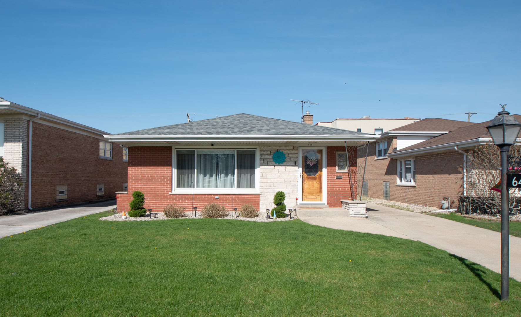 648 Saginaw Avenue, Calumet City, IL 60409