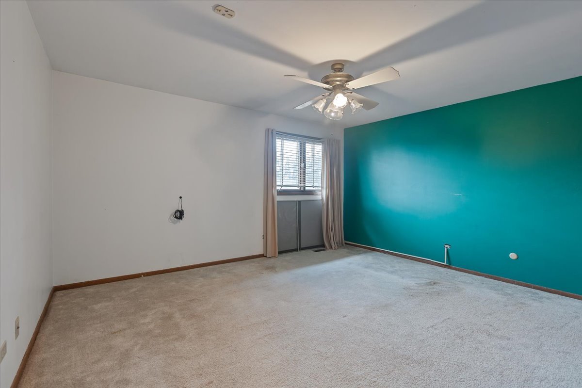 2939 E Hickory Lane, Crete, IL 60417