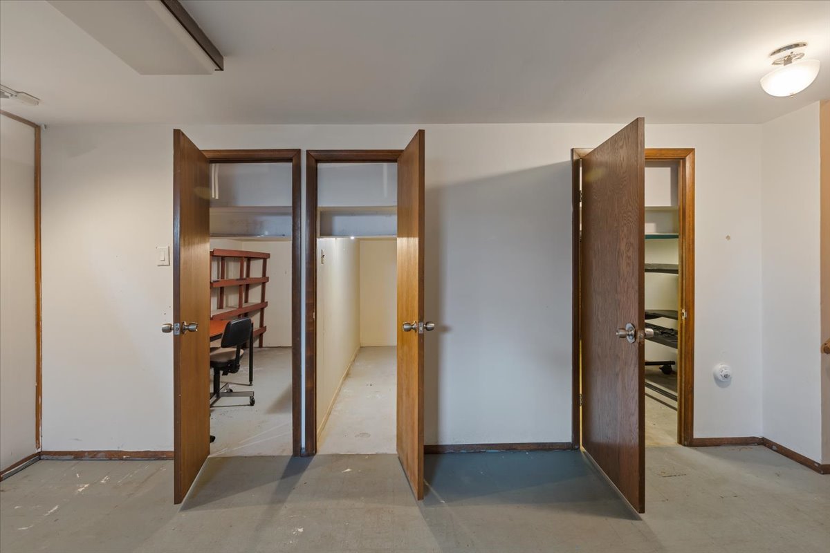 2939 E Hickory Lane, Crete, IL 60417