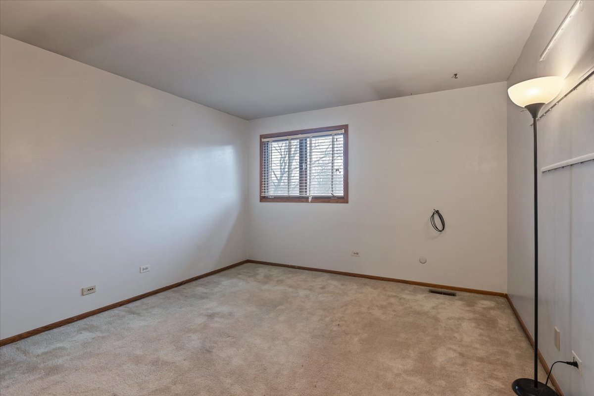 2939 E Hickory Lane, Crete, IL 60417