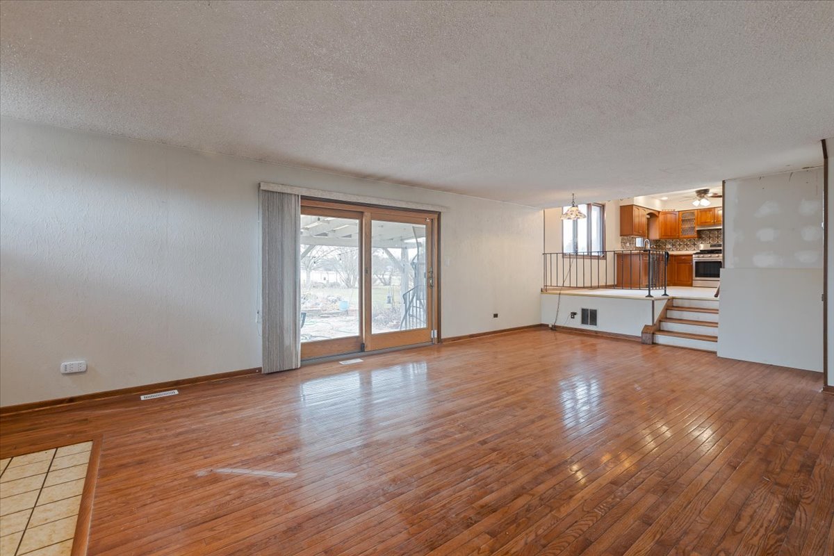 2939 E Hickory Lane, Crete, IL 60417