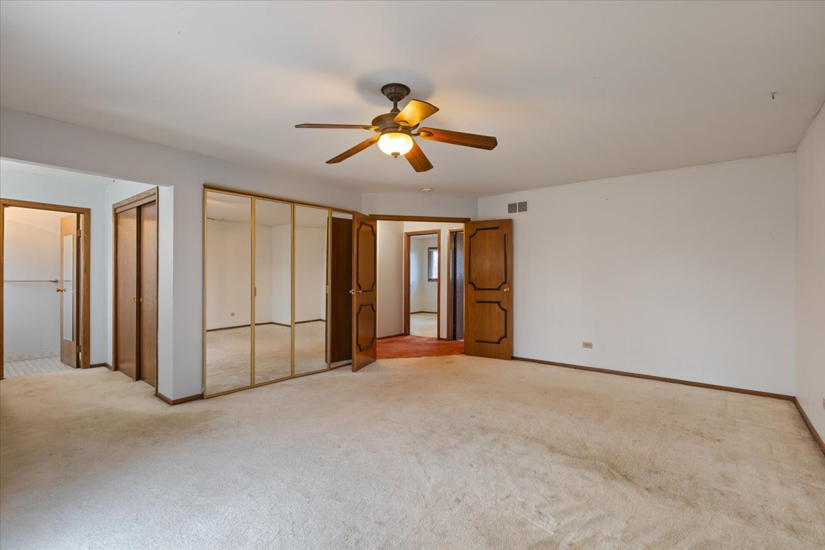 2939 E Hickory Lane, Crete, IL 60417