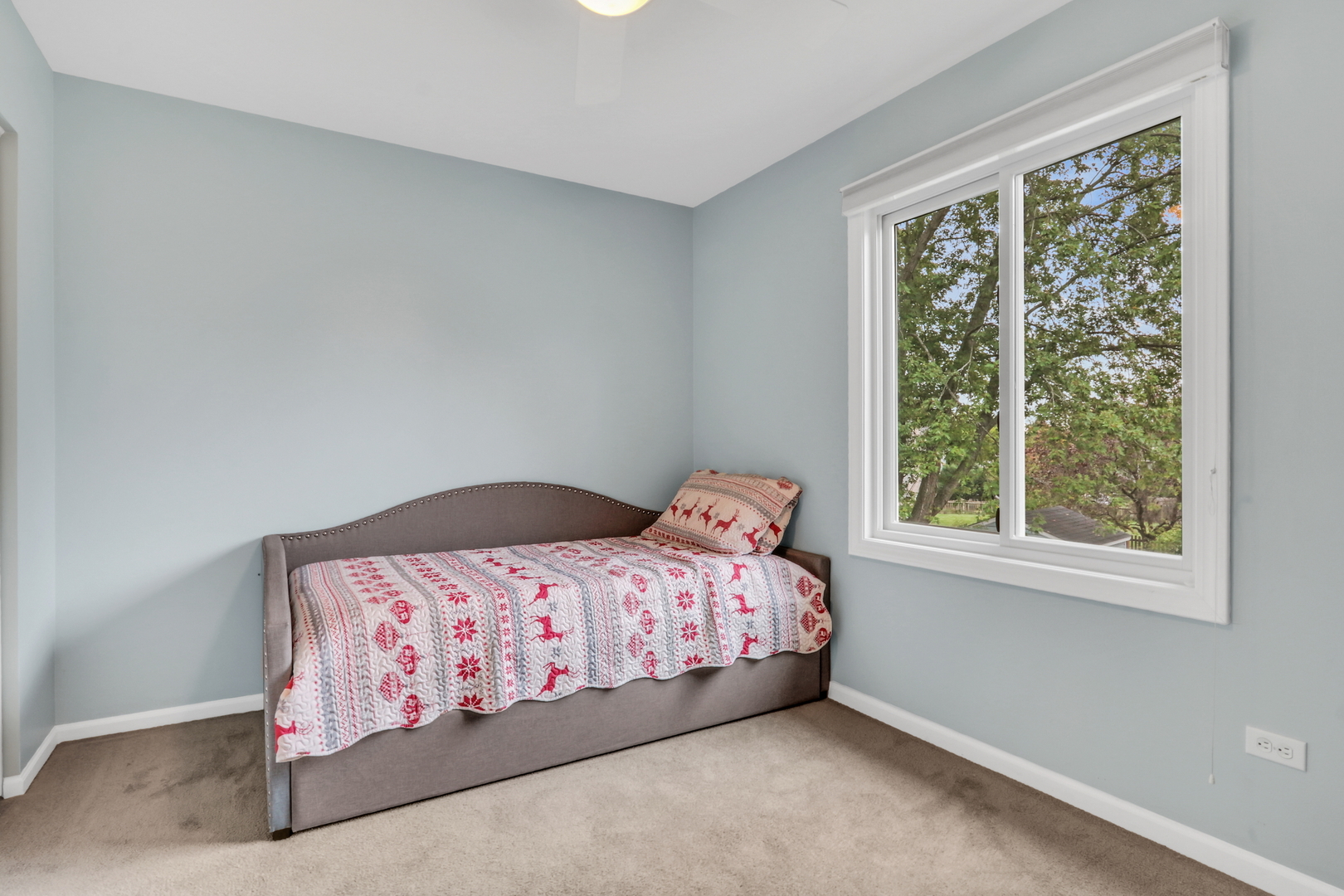 6183 Old Farm Lane, Gurnee, IL 60031