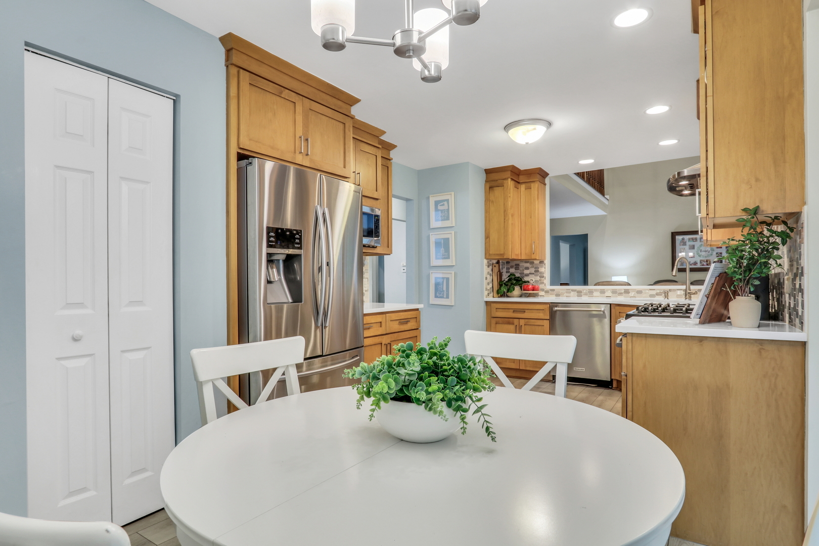 6183 Old Farm Lane, Gurnee, IL 60031