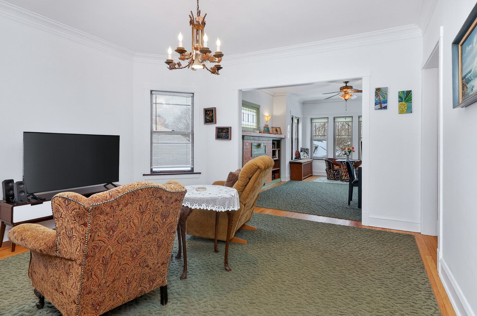 4854 N Tripp Avenue, Chicago, IL 60630