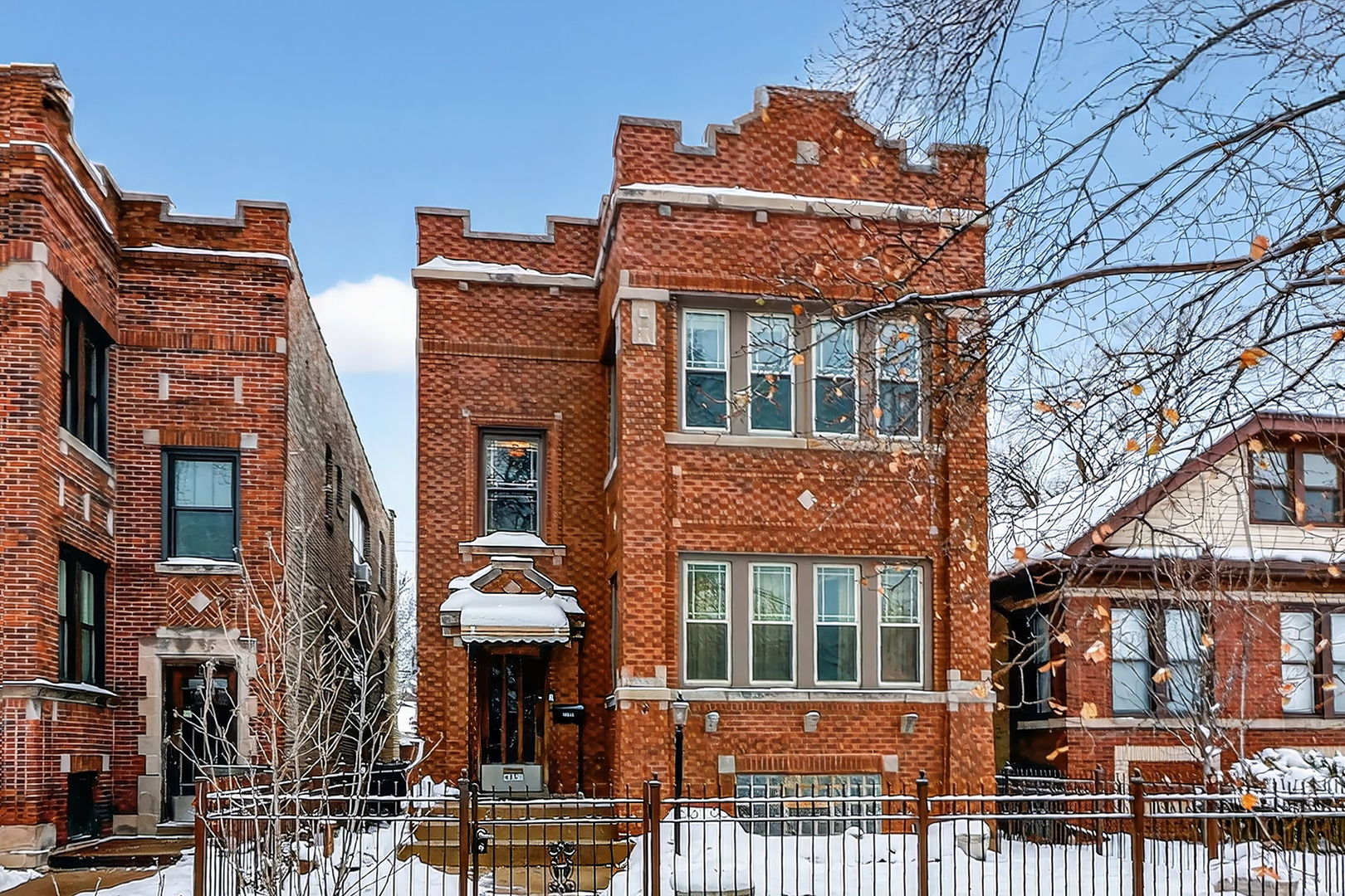 4854 N Tripp Avenue, Chicago, IL 60630