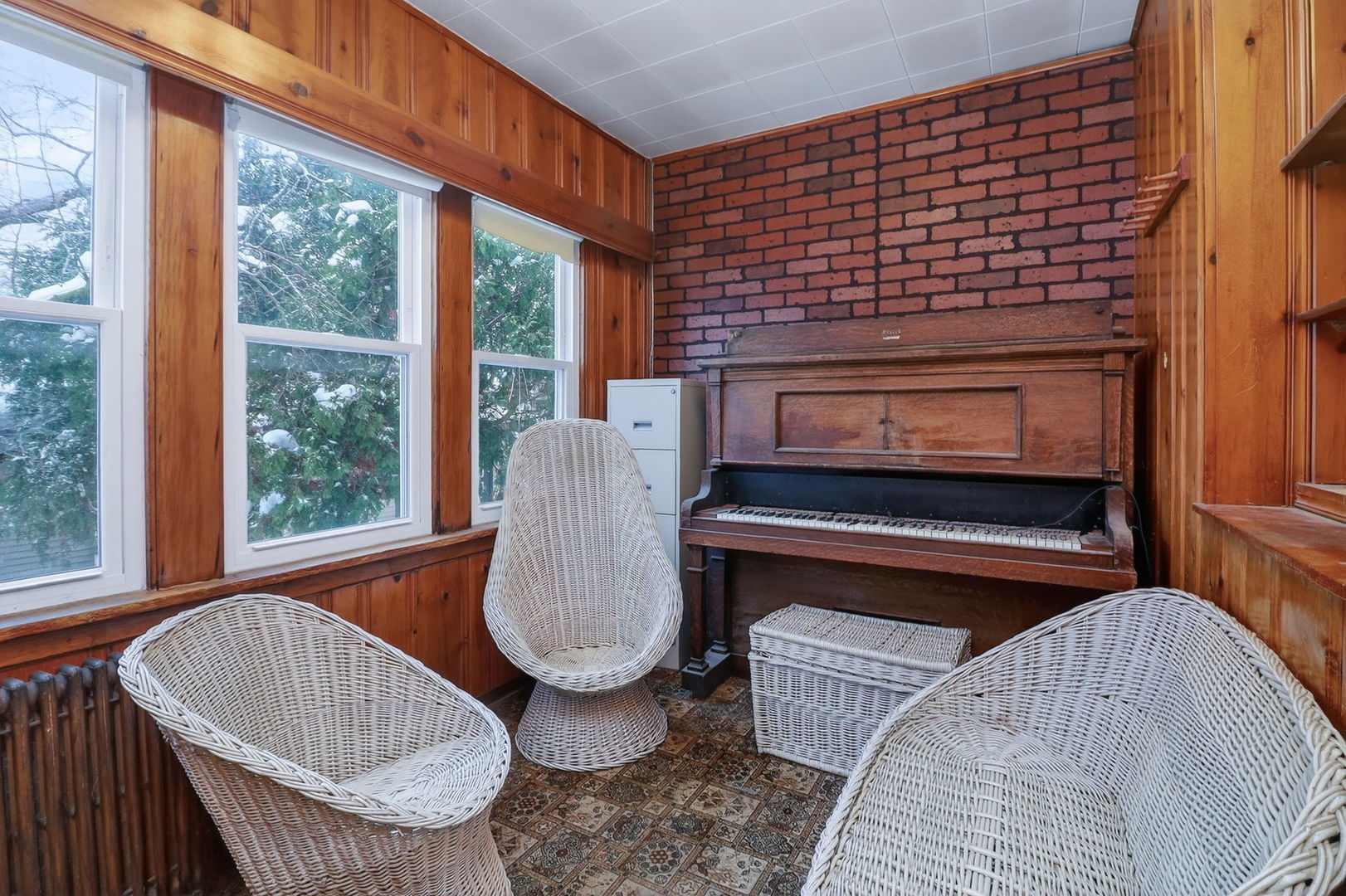 4854 N Tripp Avenue, Chicago, IL 60630