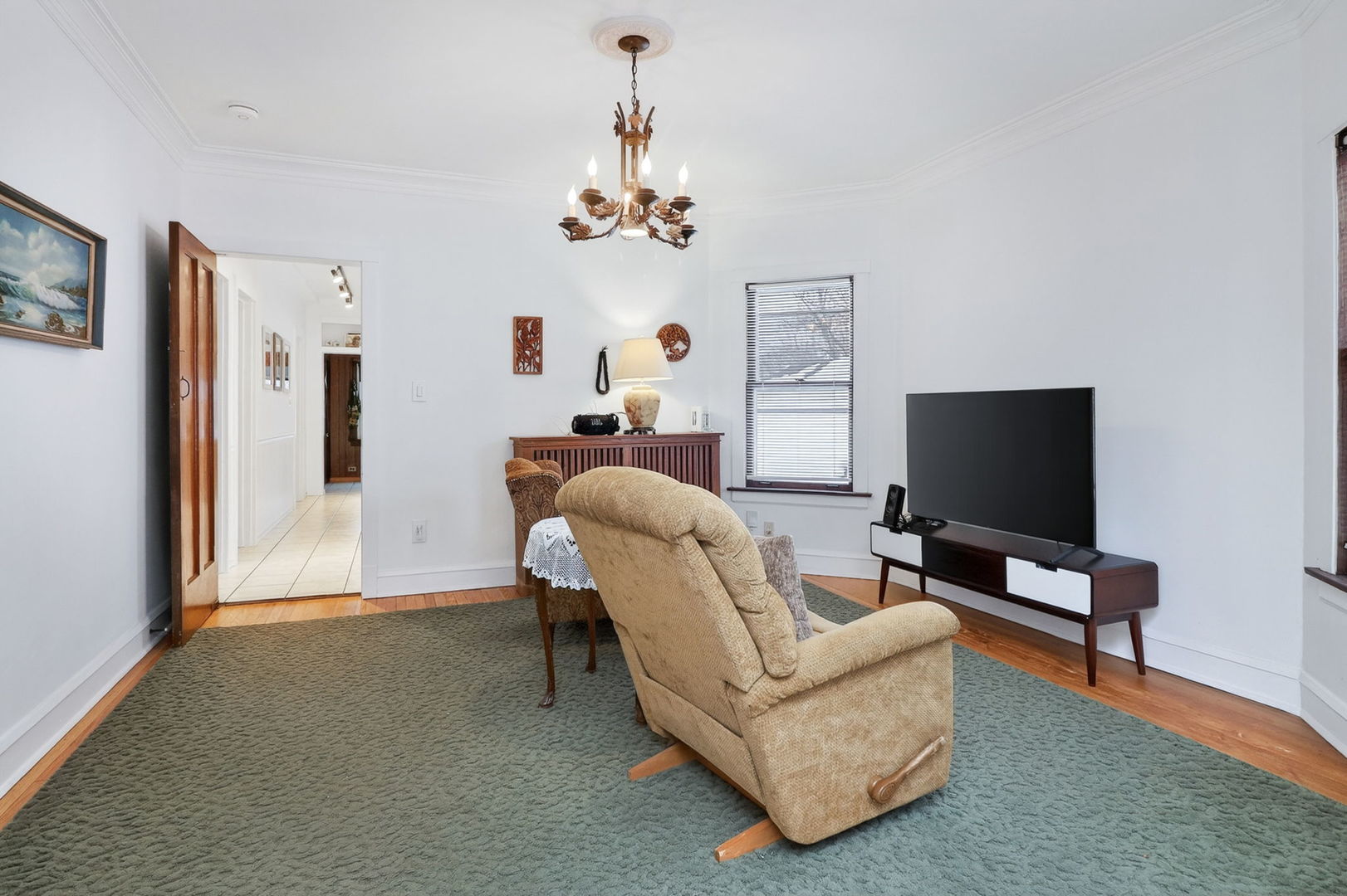 4854 N Tripp Avenue, Chicago, IL 60630