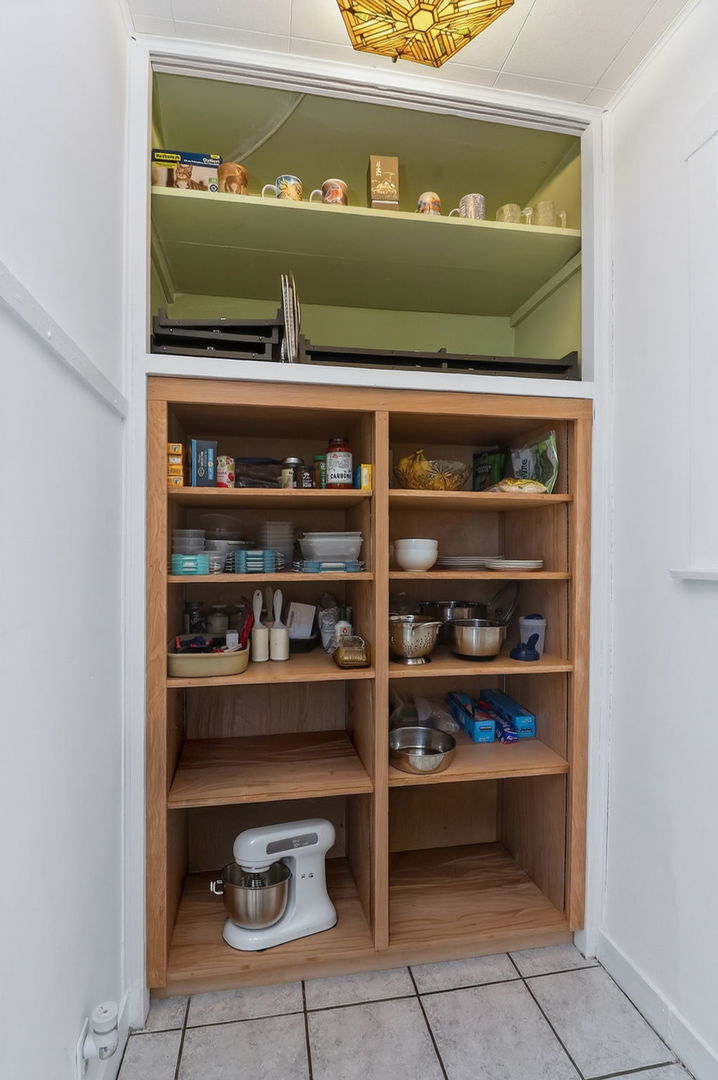 4854 N Tripp Avenue, Chicago, IL 60630